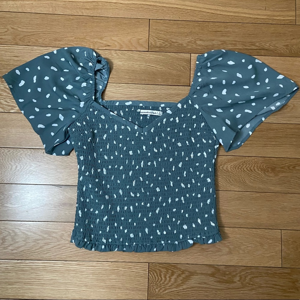 Abercrombie & Fitch shirred, flutter-sleeved crop top in size small